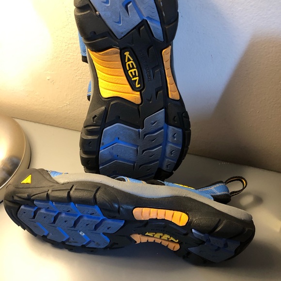 Keen ladies blue sandals. Size 6 1/2. - Picture 2 of 3